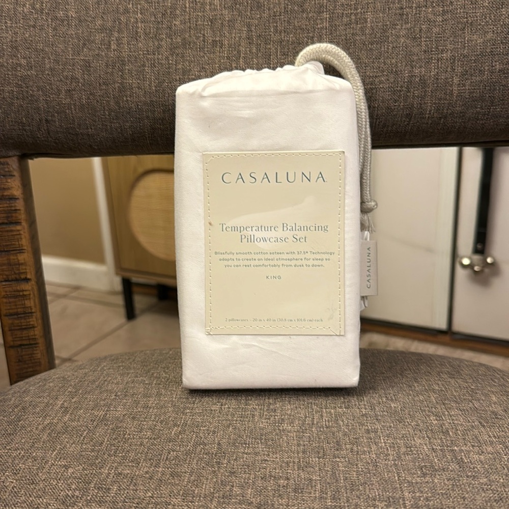 Temperature balancing pillowcase set king new